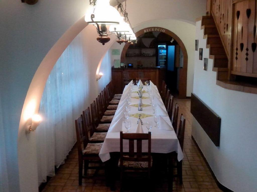 Gasthof Laci Betyar Hajdúszoboszló Екстериор снимка