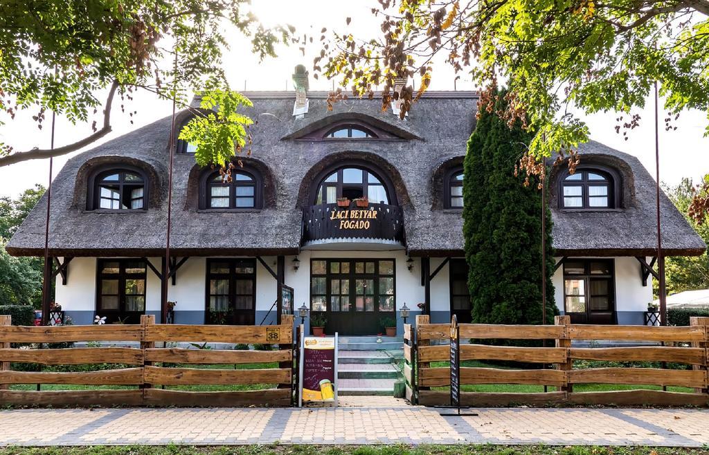 Gasthof Laci Betyar Hajdúszoboszló Екстериор снимка